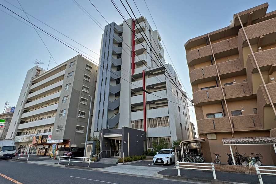 ファミリアーレ茶屋ヶ坂の外観（北西側から）