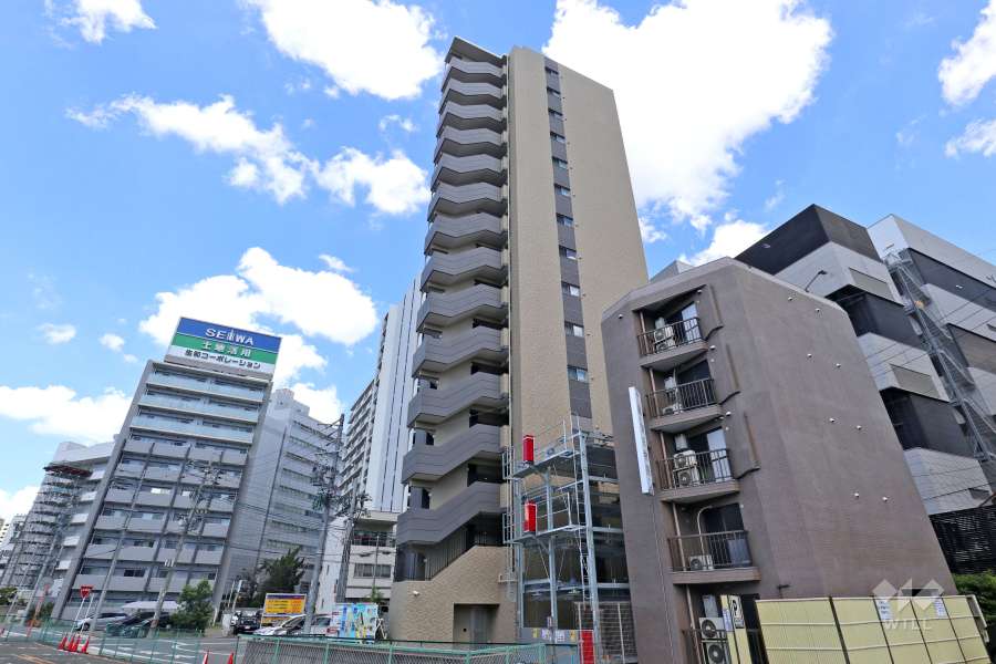 プレサンスロジェ名古屋駅前の外観（南西側から）