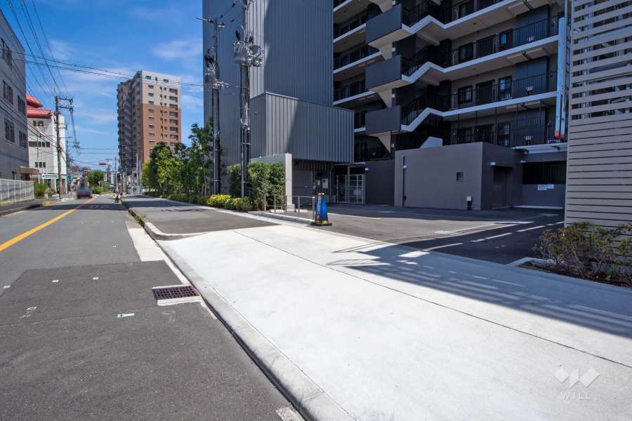 駐車場出入り口