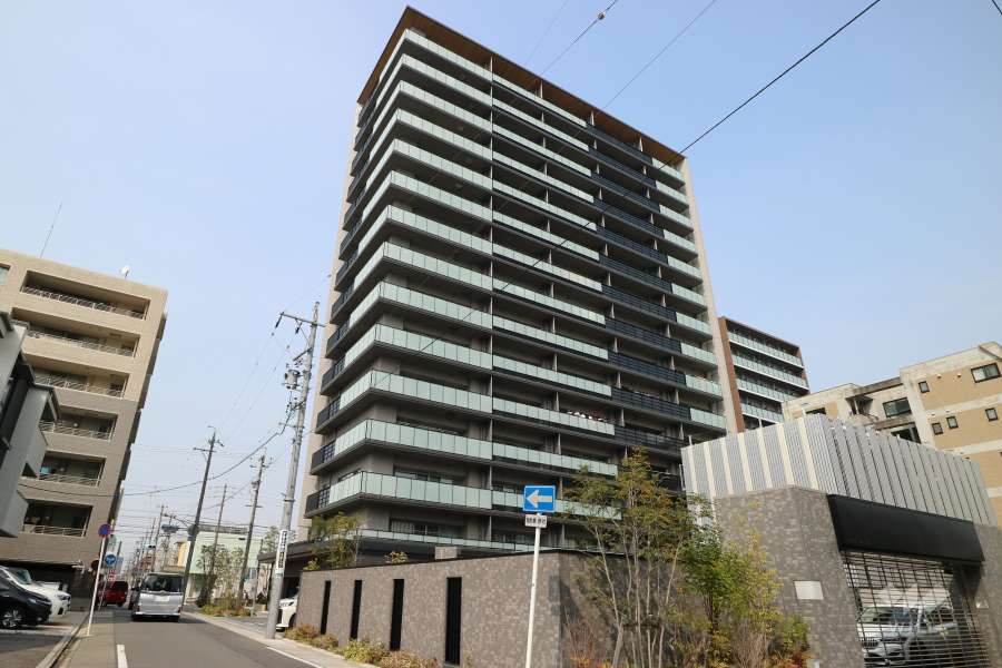 プラウド昭和桜山の外観（南西側から）