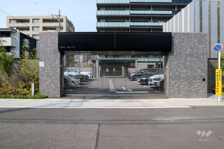 駐車場の出入口（リングシャッター付き）※敷地南側