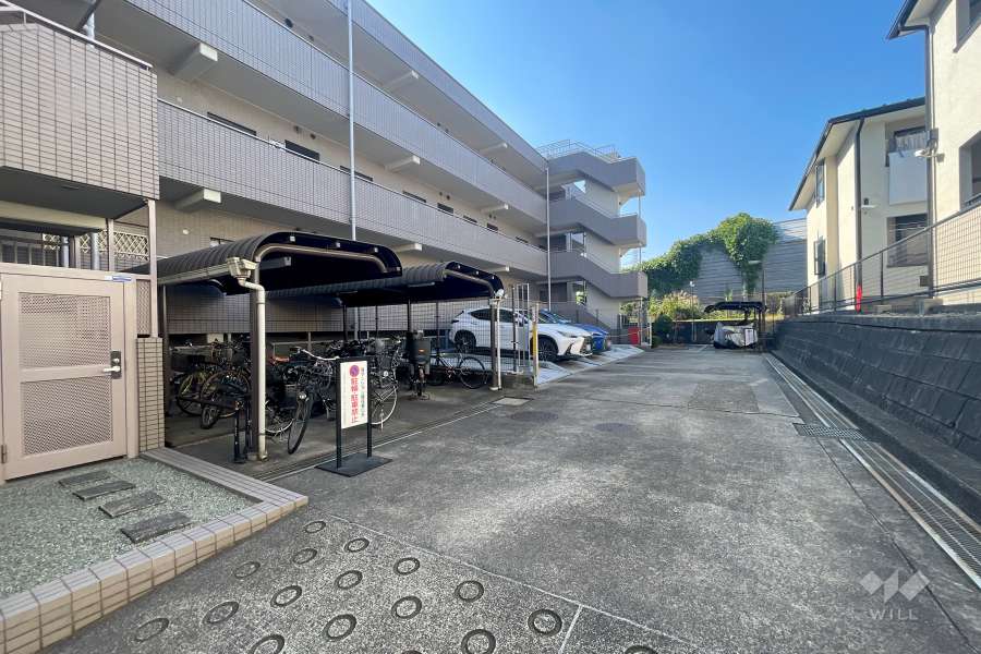 敷地内駐車場（屋外機械式）・駐輪場・バイク置場　