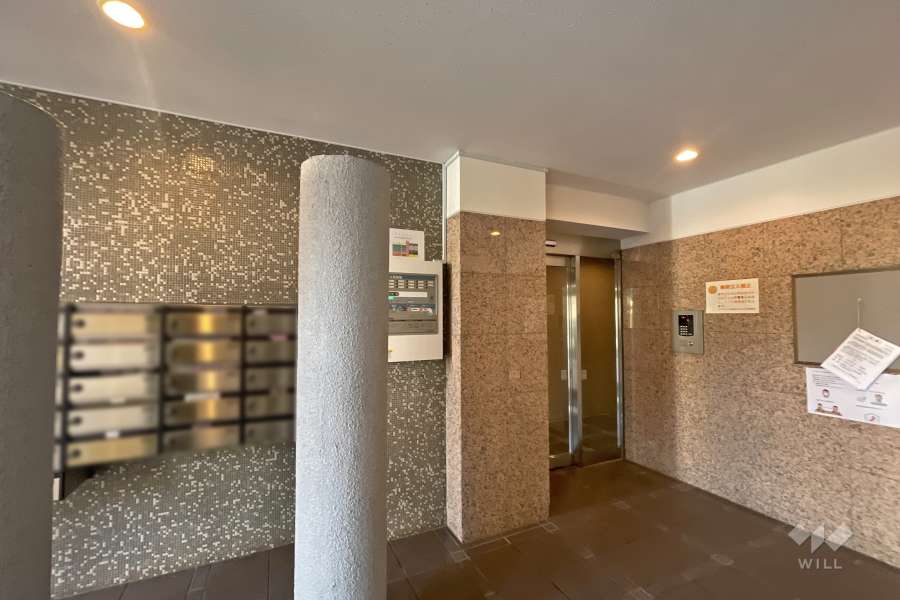 エントランスホール（オートロック付き）