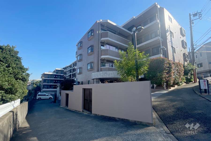 駐車場の出入り口