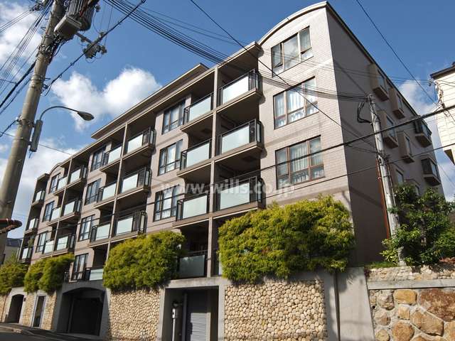 サンヴェール芦屋翠ヶ丘の外観（南東側から）