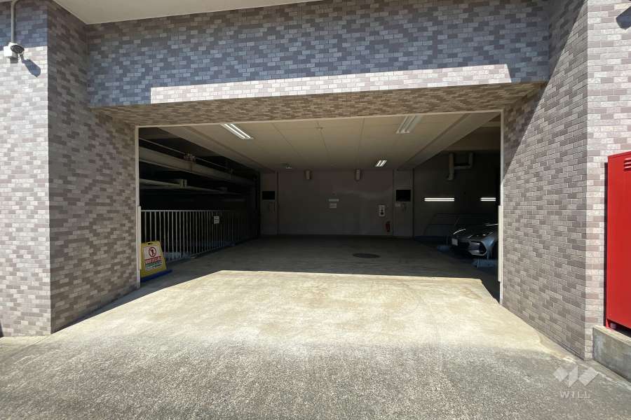 敷地内駐車場（屋内機械式）