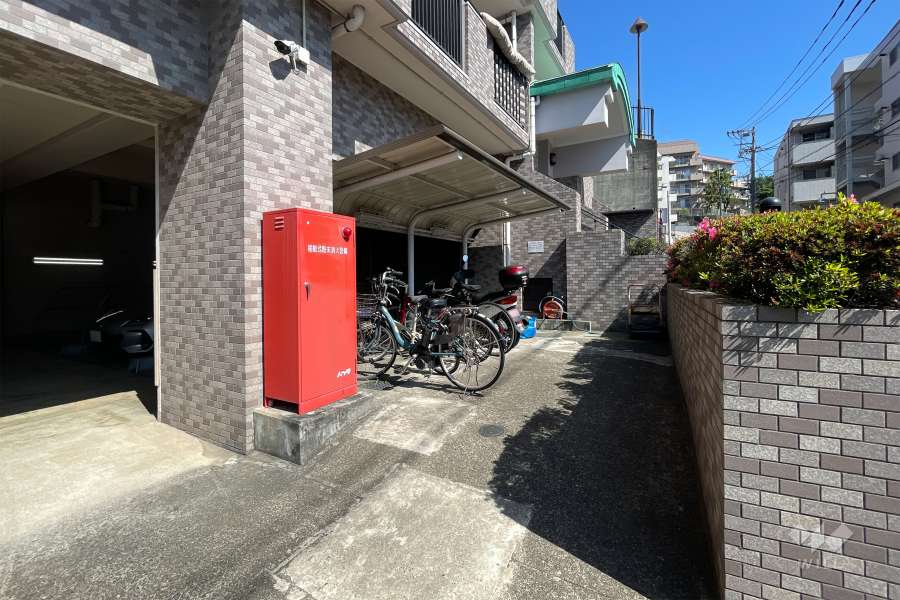 駐輪場（屋根付き）