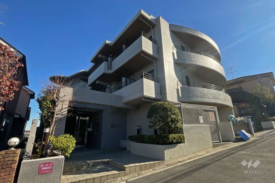 クレドール宮前平の外観（西側から）