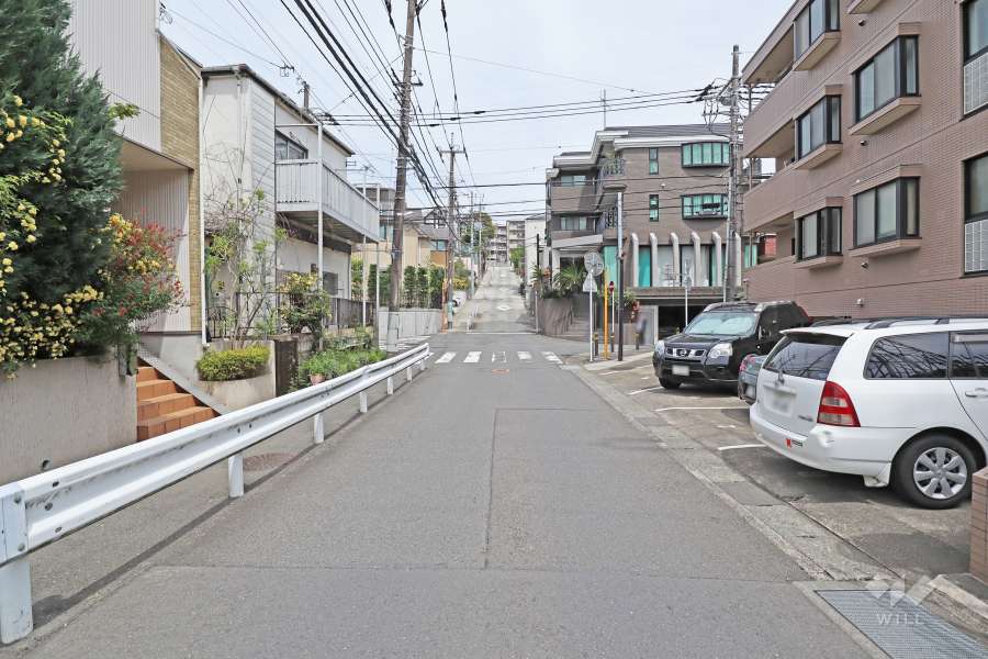敷地北西側の前面道路