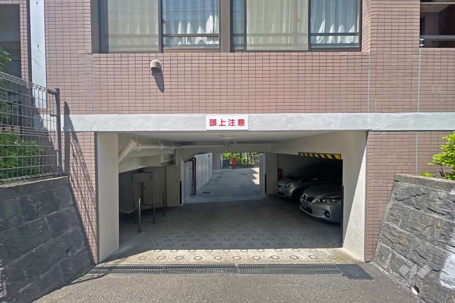 敷地内駐車場の出入り口