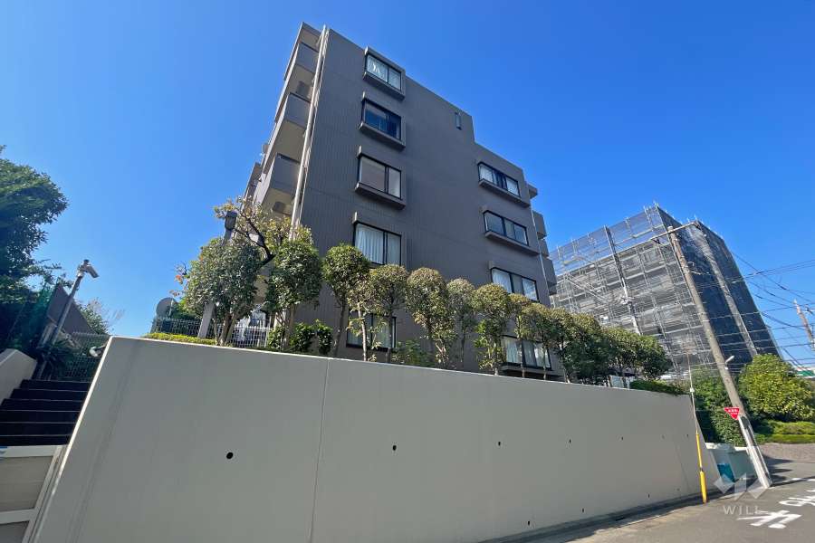 グリーンシティー鷺沼参番館の外観（南東側から）