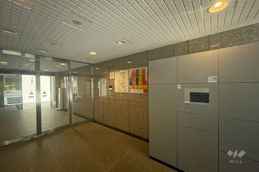 エントランスはオートロック付きです。