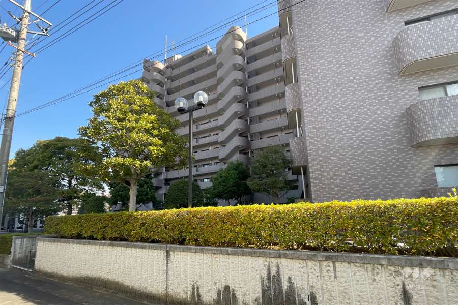 鷺沼ガーデン１０２の外観（南西側から）　