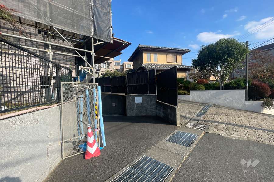 駐車場の出入り口