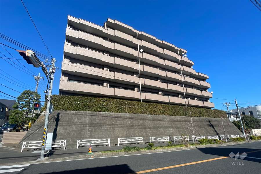 東急ドエルアルス鷺沼東の外観（南西側から）