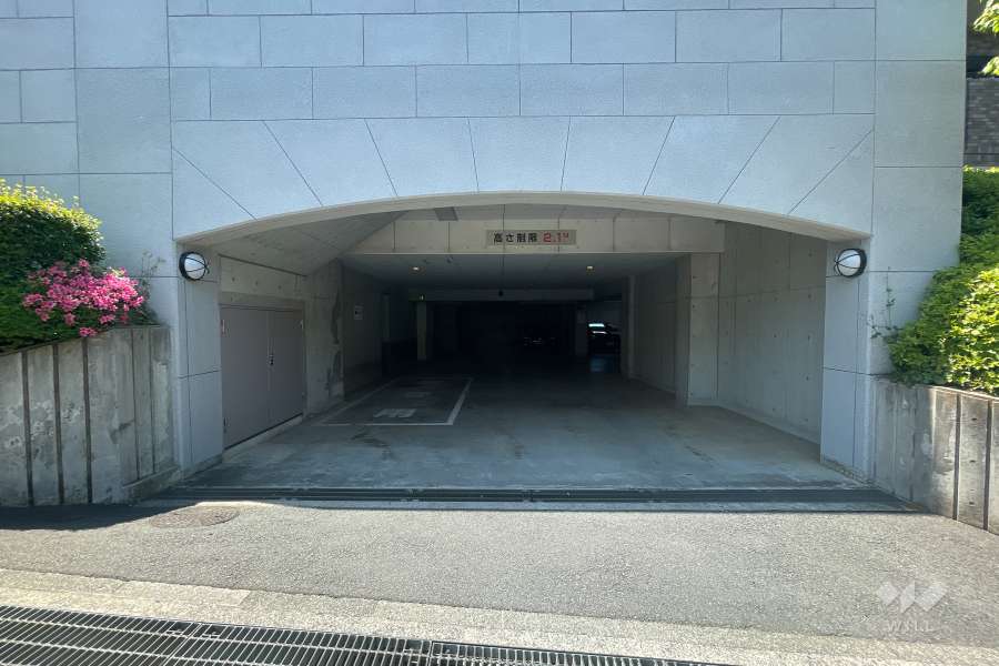 駐車場の出入り口