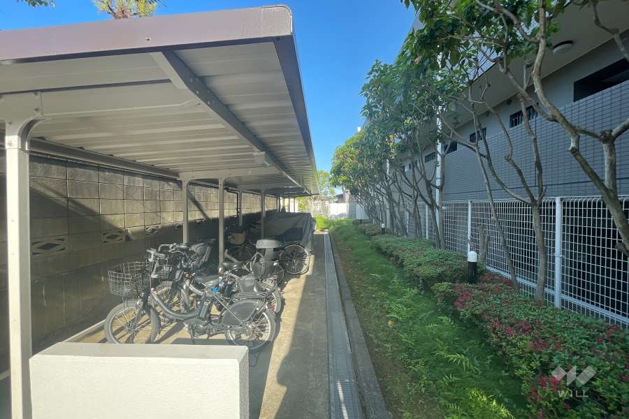 駐輪場（屋根付き）
