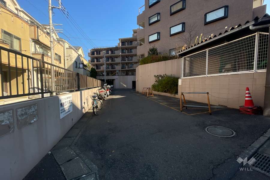 駐車場の出入り口