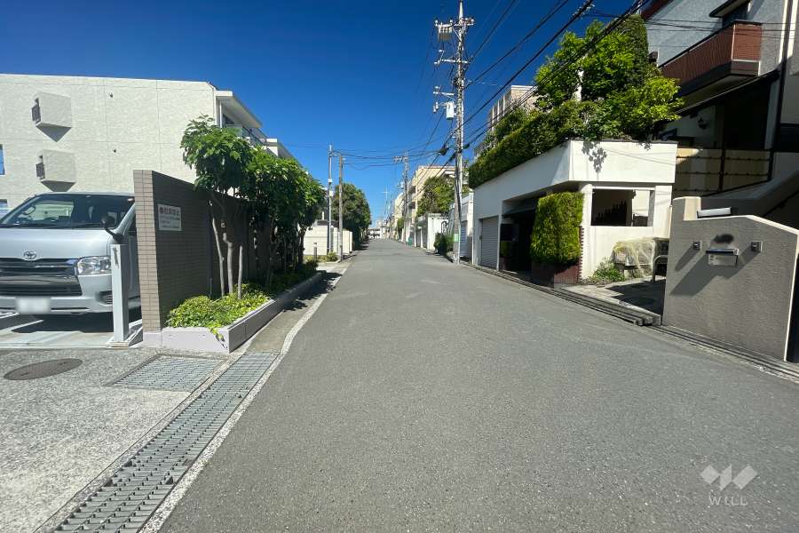 敷地北側の前面道路　