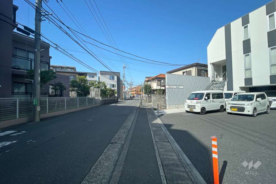 敷地南東側の前面道路