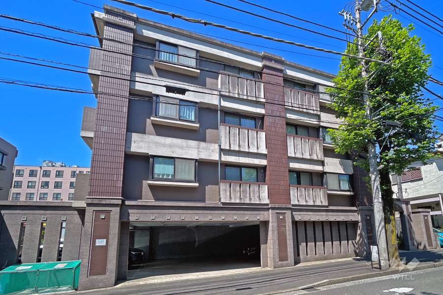 クレストフォルム鷺沼の外観（南東側から）