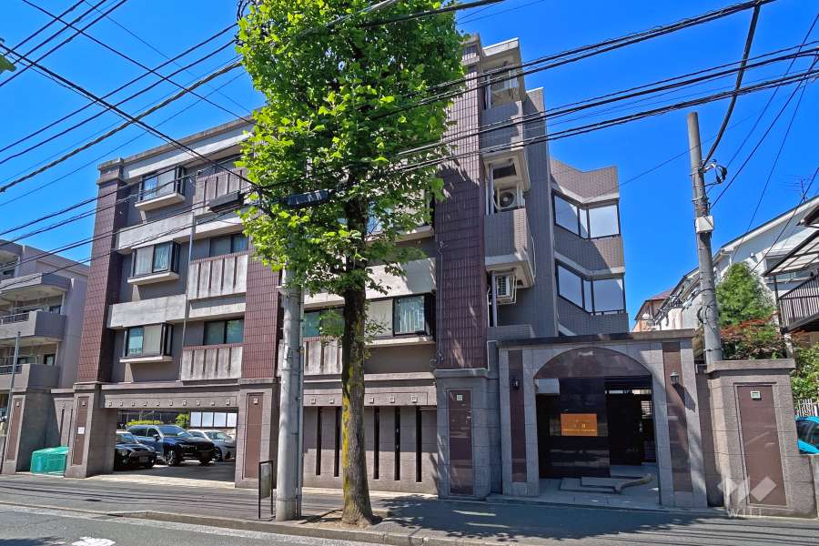 クレストフォルム鷺沼の外観（北東側から）