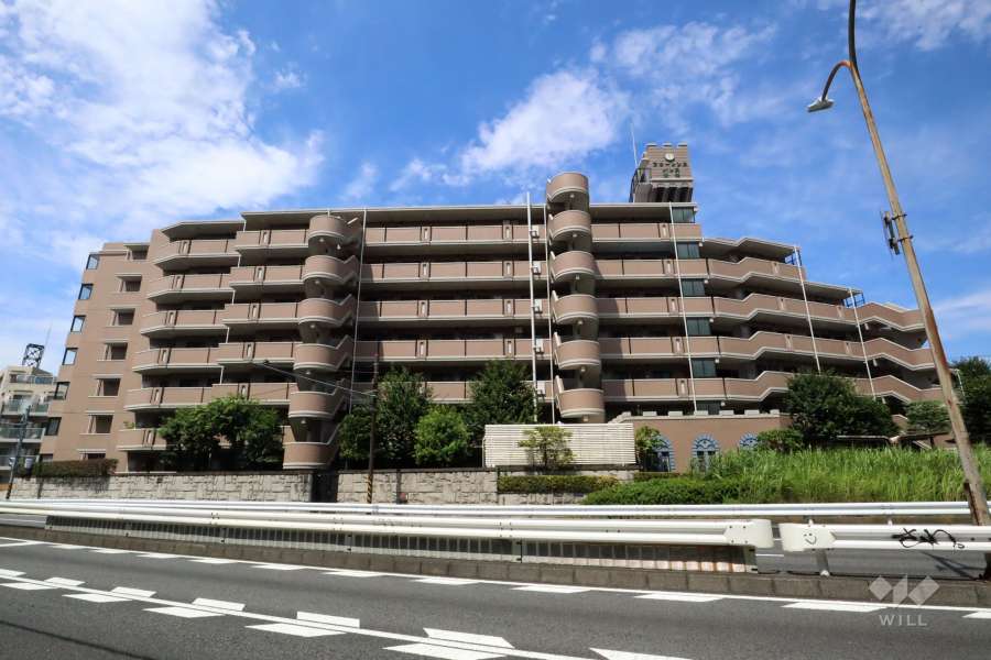 フローレンスパレス鷺沼の外観(東側から)