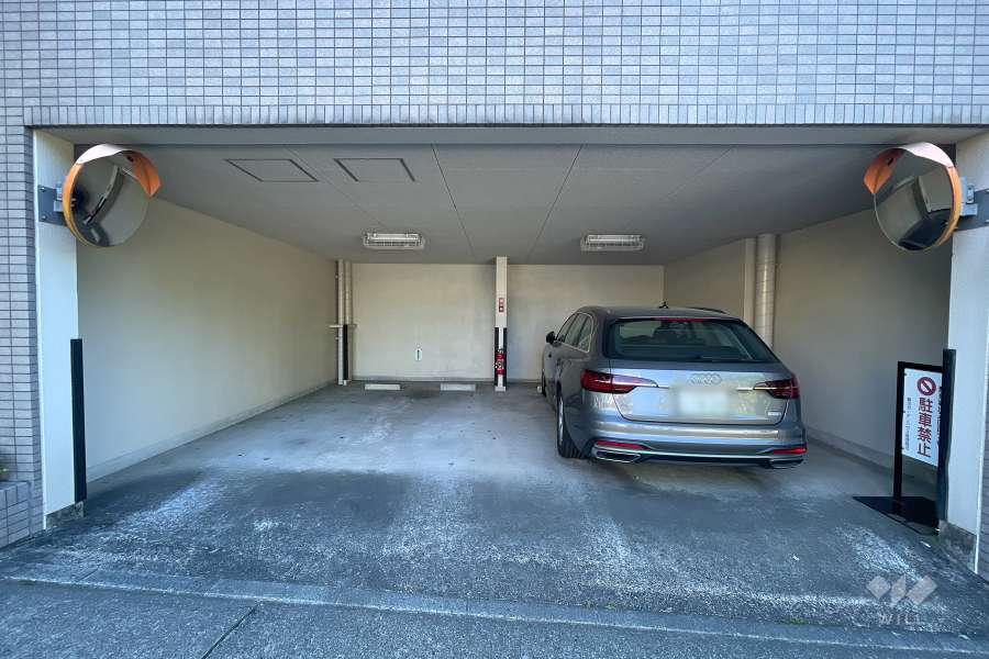 敷地内駐車場（屋内平面式）　