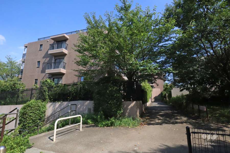 マイキャッスルたまプラーザ2の外観(西側から)