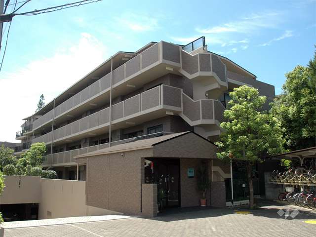 コスモ西宮山手の外観（北西側から）