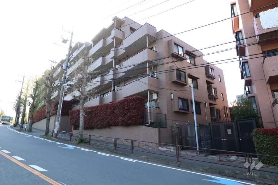 オーベル鷺沼の外観（南東側から）