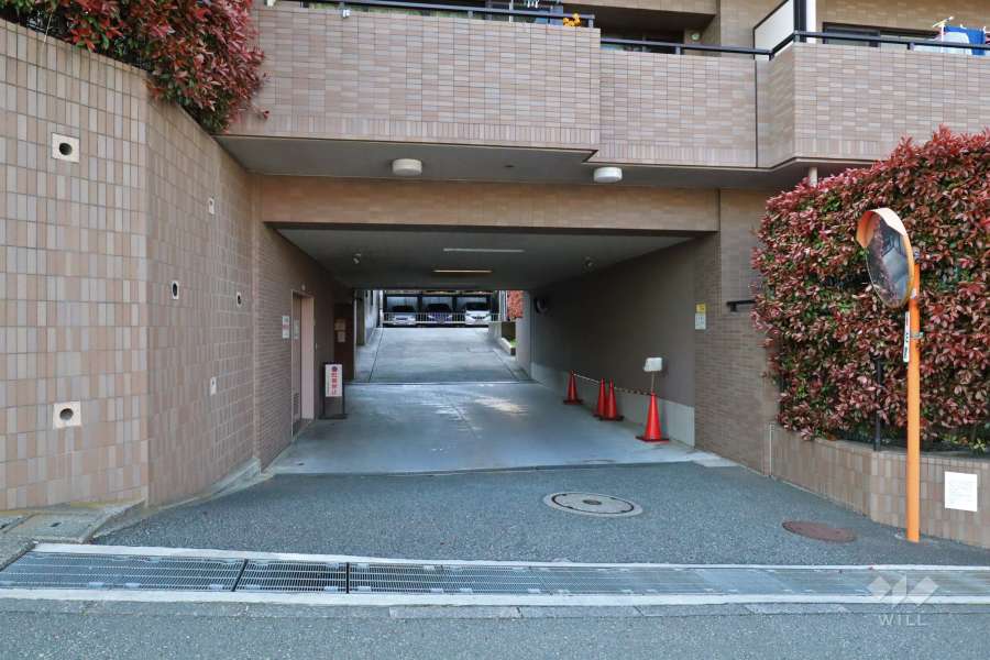 駐車場の出入り口