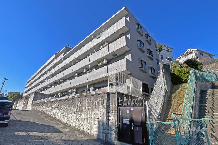 ライオンズガーデンヒルズ宮前平の外観（南東側から）