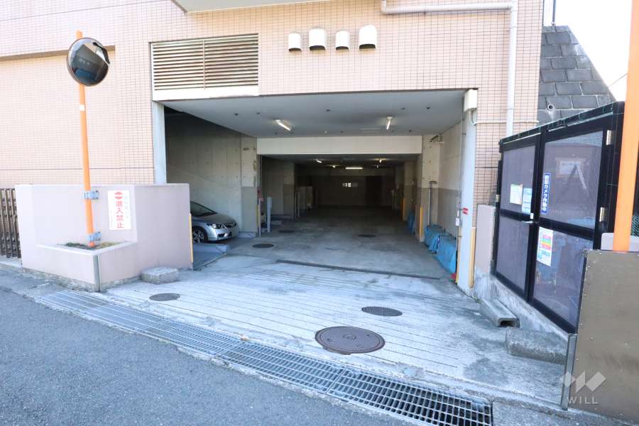 敷地内駐車場（屋内機械式）