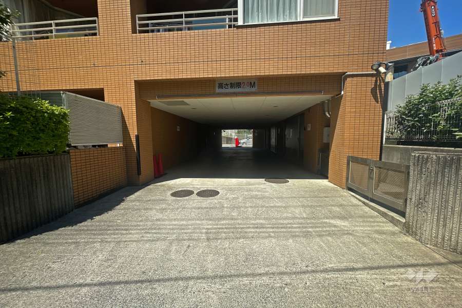 駐車場の出入り口