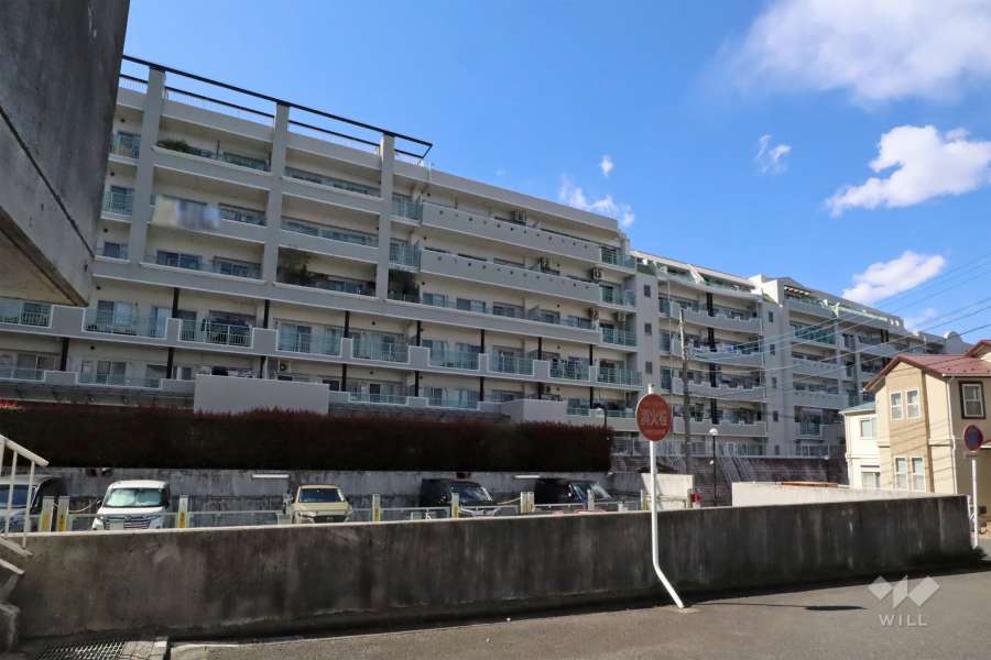 ヒューマンスクエア鷺沼東の外観(南東側から)