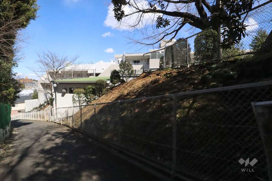 ヒューマンスクエア鷺沼東の外観(南西側から)