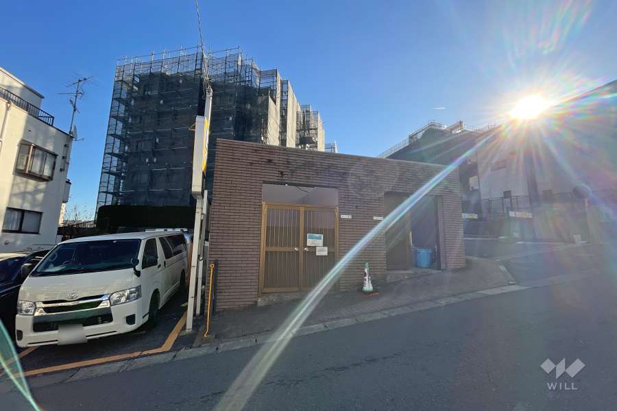 ライオンズマンション宮前平ヒルズの外観（北側から）※2024年2月現在、大規模修繕工事中