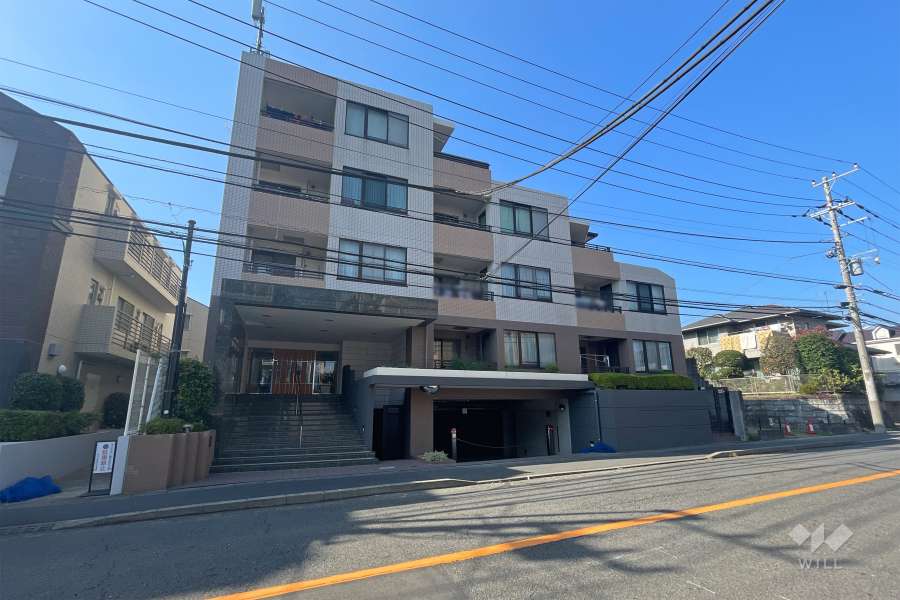 クレッセントたまプラーザ２の外観（南東側から）