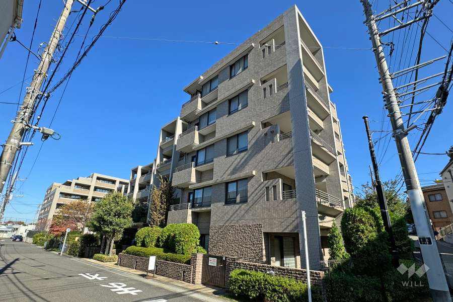 東急ドエルファーレ鷺沼の外観（南側から）