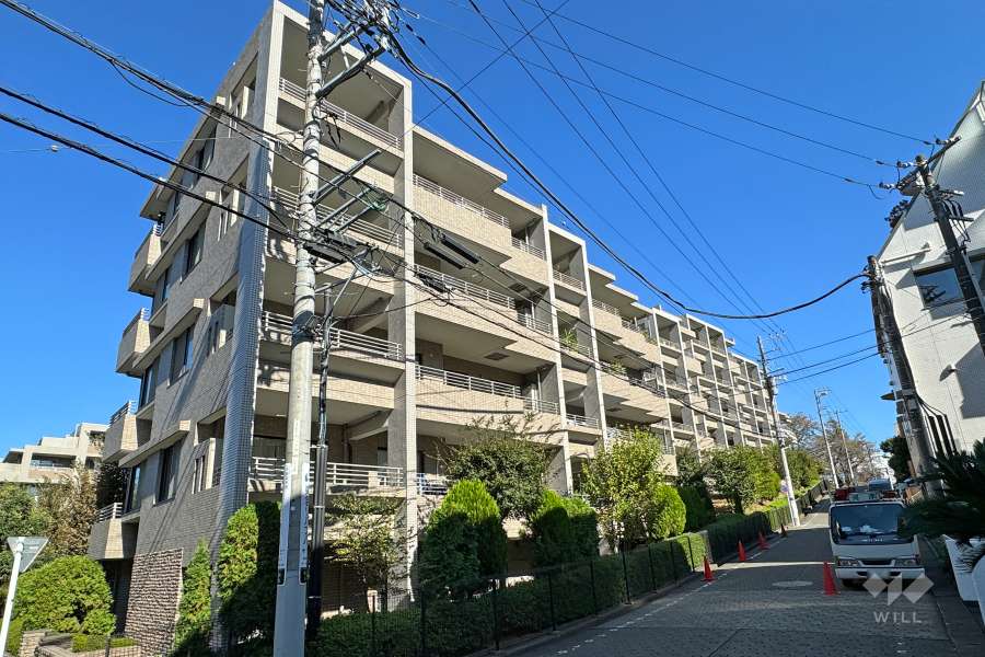 東急ドエルファーレ鷺沼の外観（南西側から）