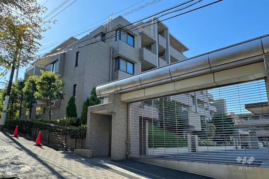 東急ドエルファーレ鷺沼の外観（北東側から）