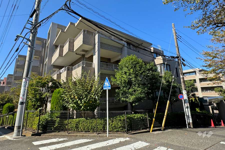 東急ドエルファーレ鷺沼の外観（東側から）