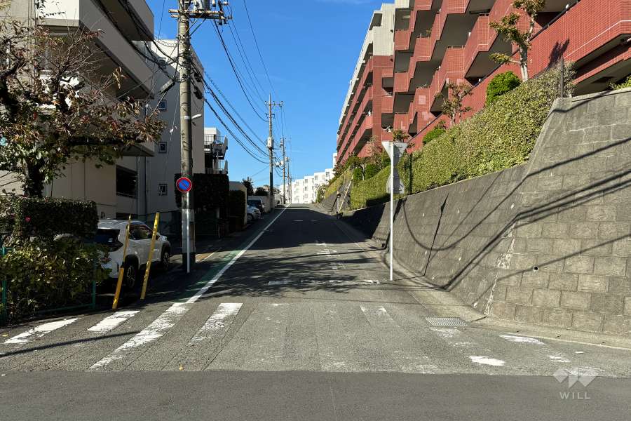 敷地南西側の前面道路