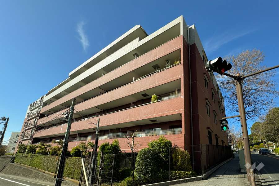 ヒルハイツ宮前平イーストの外観（南東側から）