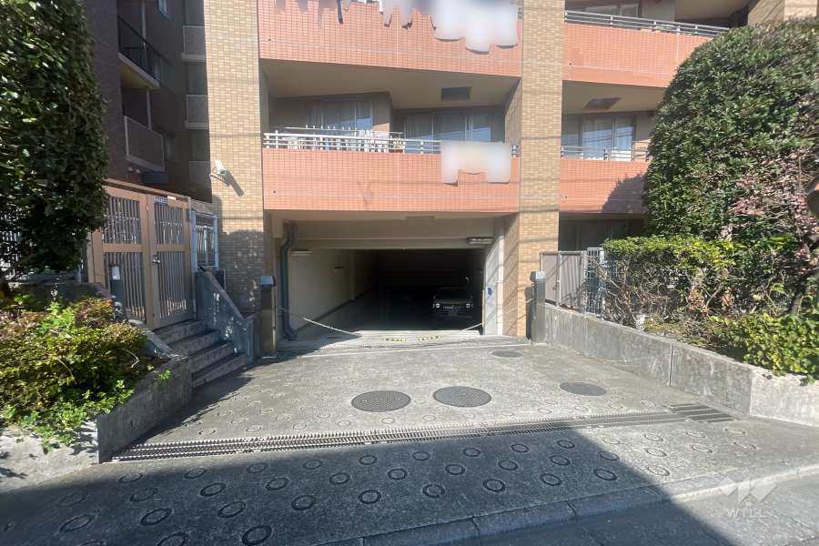 駐車場の出入り口