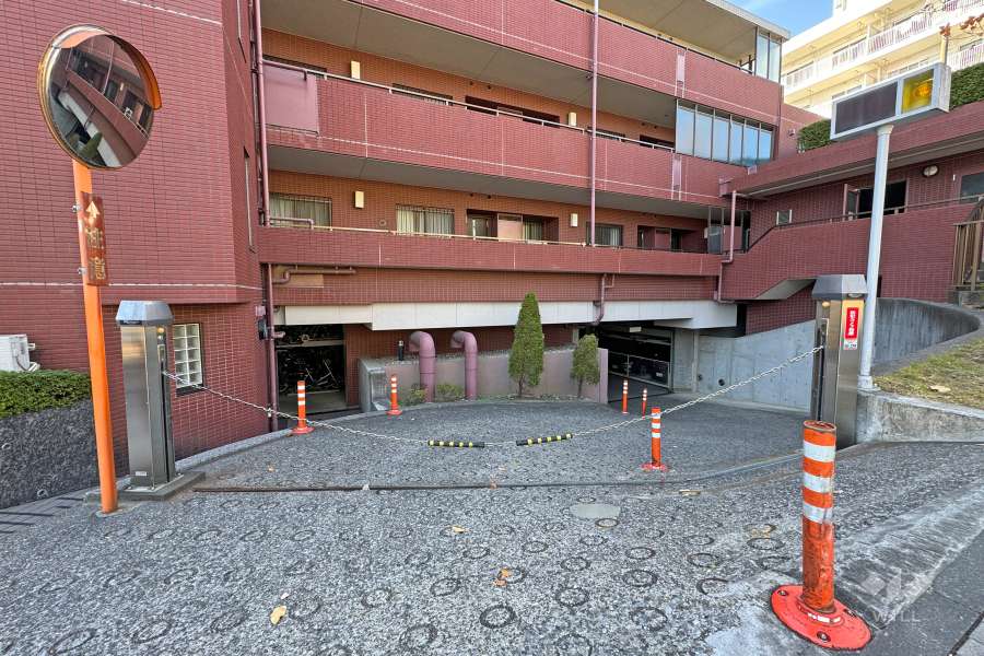 駐車場の出入り口