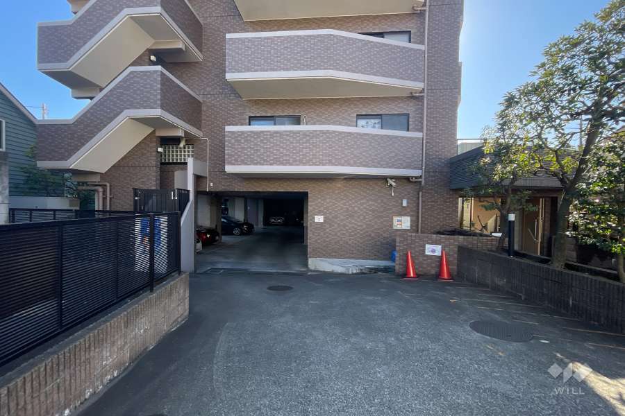 駐車場の出入り口