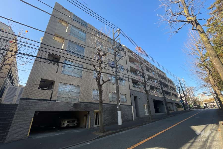 ヴェルビュ鷺沼パークサイドの外観（南東側から）