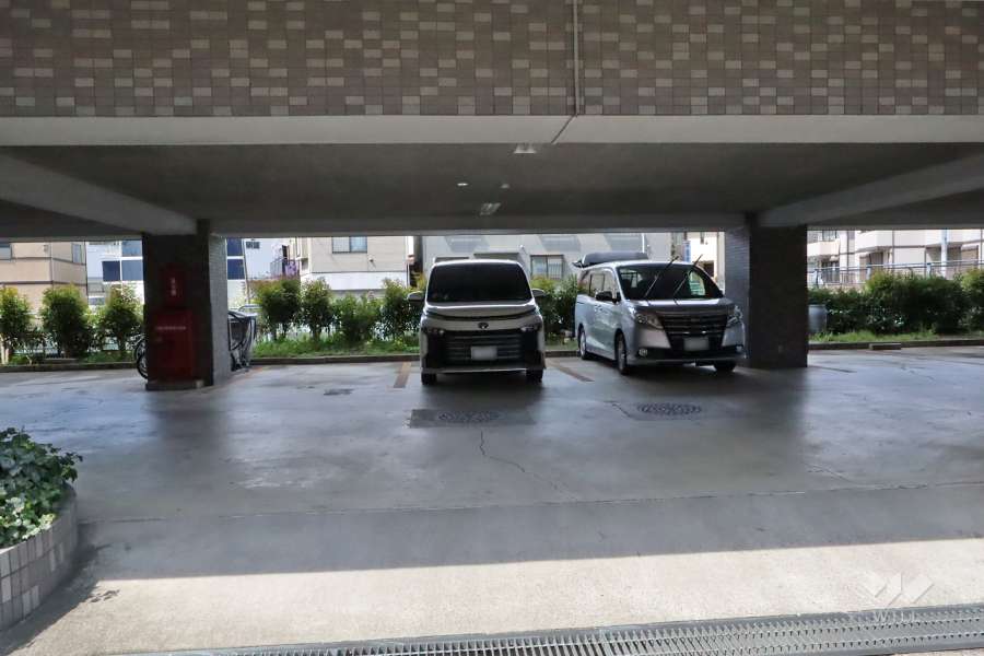 敷地内駐車場（屋外平面式）